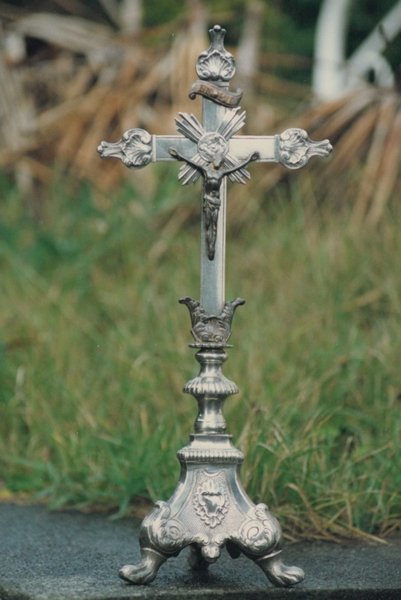 Croix d'autel Eglise de Grce-Uzel